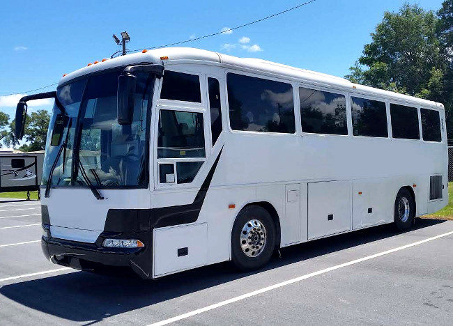 Newark 36 Passenger Shuttle Bus